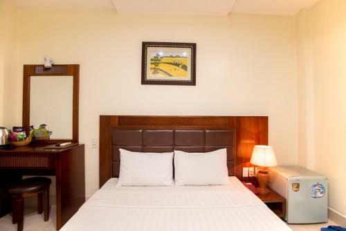 Binh Hung Hotel