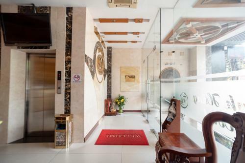 Binh Hung Hotel