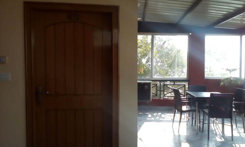 Hotel Ganesha Inn
