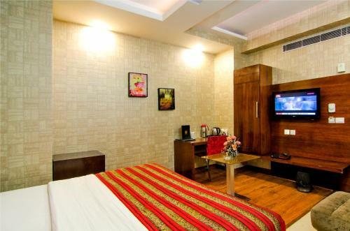 Hotel Omega Residency