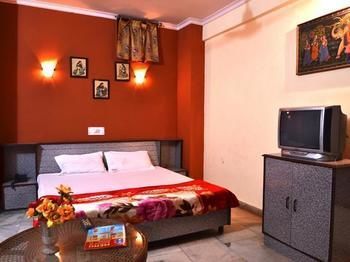 Hotel Sahara International Deluxe