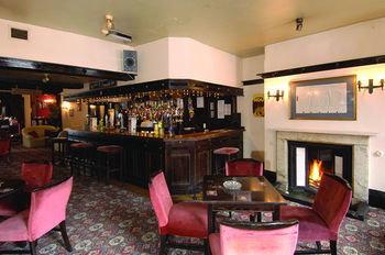Tudor House Hotel - Guest House