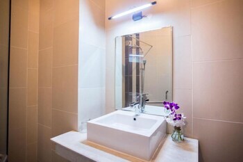 Saigon Night Hotel