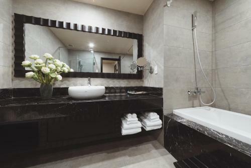Paragon Saigon Hotel