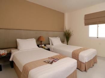 Holiday Hotel