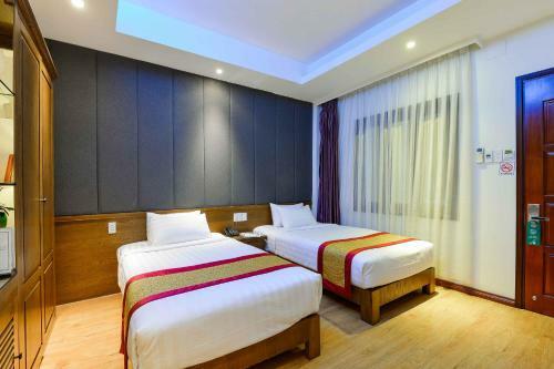 Dragon Palace Hotel