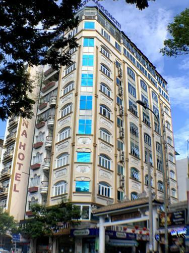 Dragon Palace Hotel