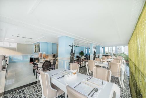 Hotel A & Em - 280 Le Thanh Ton