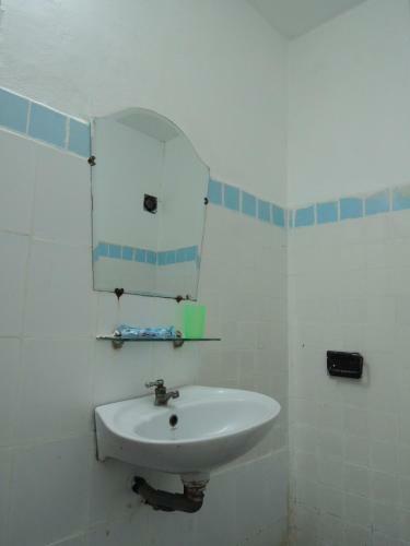 Hostal Thanh Phong Hotel