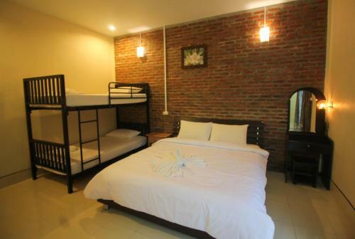 Koh Jum Hostel