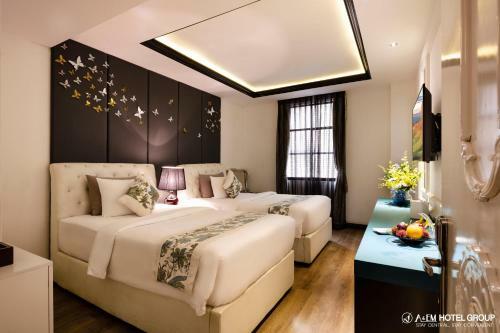 A & Em - Corner Saigon Hotel
