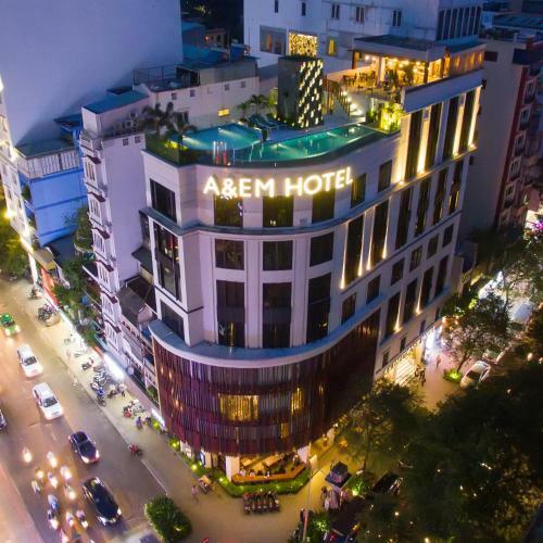 A & Em - Corner Saigon Hotel