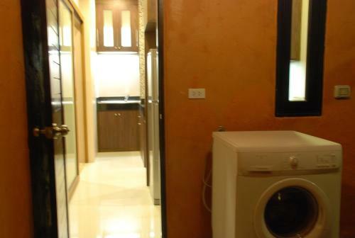 Hostal 4 House Residence