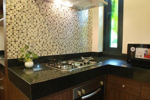 Hostal 4 House Residence