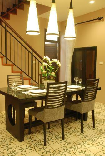 Hostal 4 House Residence