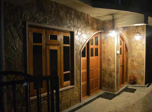 Hostal Quinton Enclave