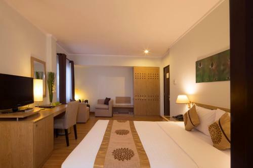 Vien Dong Hotel