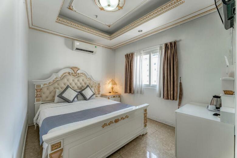 Happy Land Hotel