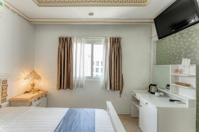Happy Land Hotel