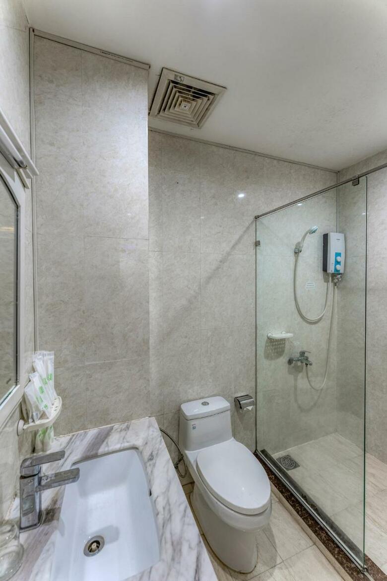 Happy Land Hotel