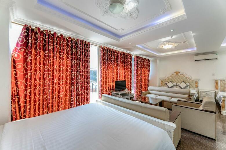 Happy Land Hotel