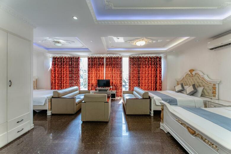 Happy Land Hotel