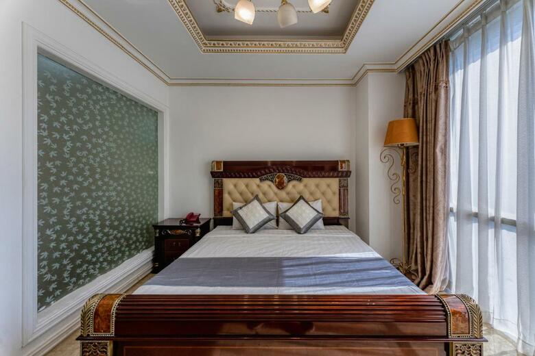 Happy Land Hotel