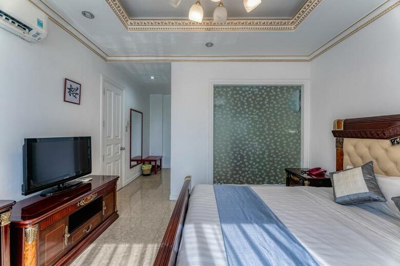 Happy Land Hotel