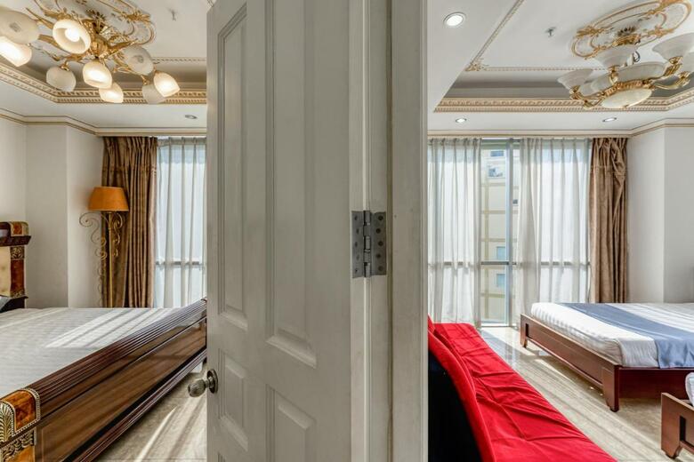 Happy Land Hotel