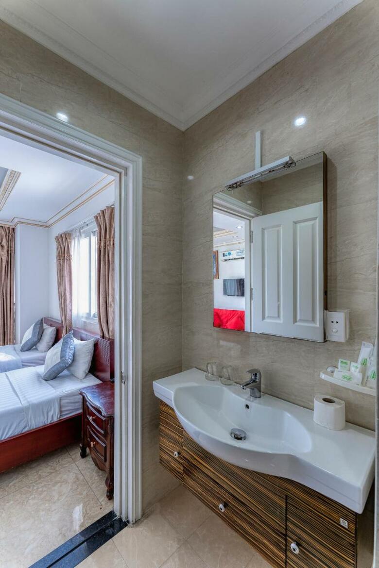 Happy Land Hotel