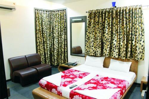Hotel Shradha Saburi Palace