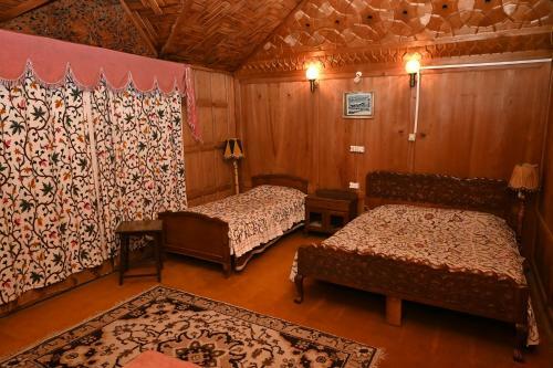 Posada Kings Houseboats