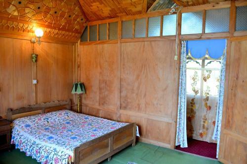 Posada Kings Houseboats