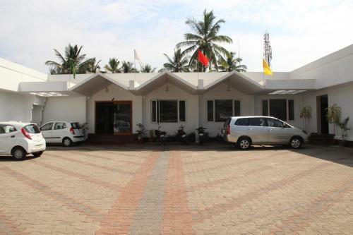 Hotel Issacs The Resort