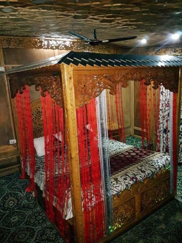 Badyari Palace Group Of House Boats