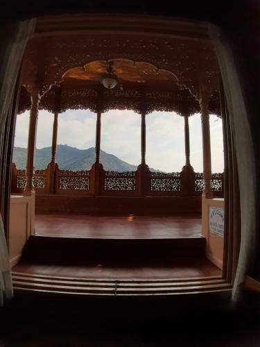 Badyari Palace Group Of House Boats