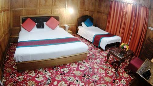 Mother India Group Of Houseboats