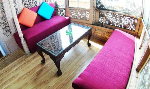 Mother India Group Of Houseboats