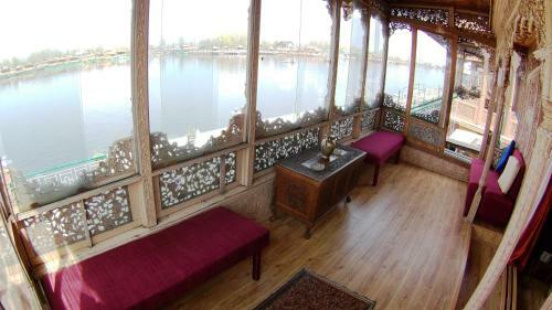 Mother India Group Of Houseboats
