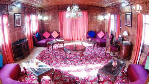 Mother India Group Of Houseboats