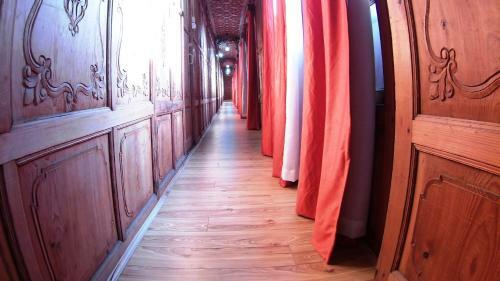 Mother India Group Of Houseboats