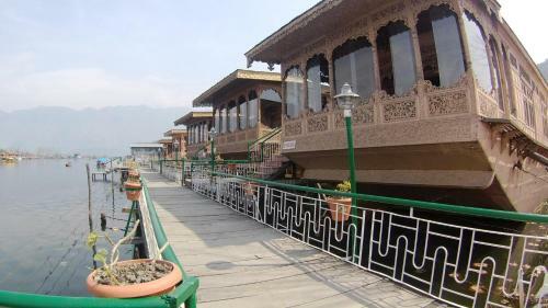 Mother India Group Of Houseboats