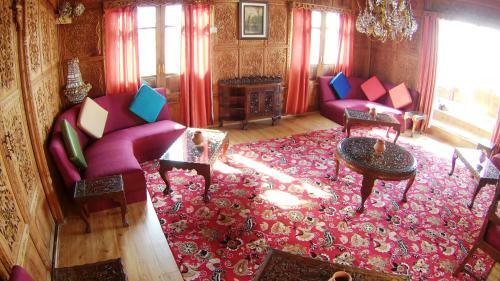 Mother India Group Of Houseboats