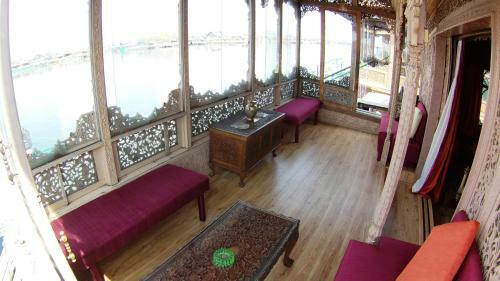 Mother India Group Of Houseboats