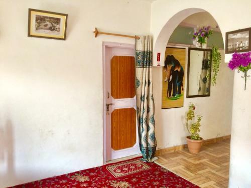 Hostal New World Guest House