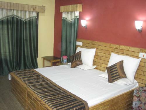 Hotel Kashmir Inn