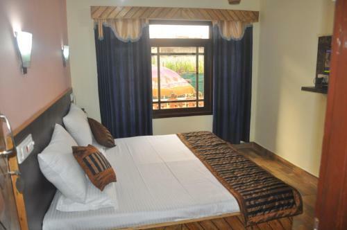 Hotel Kashmir Inn