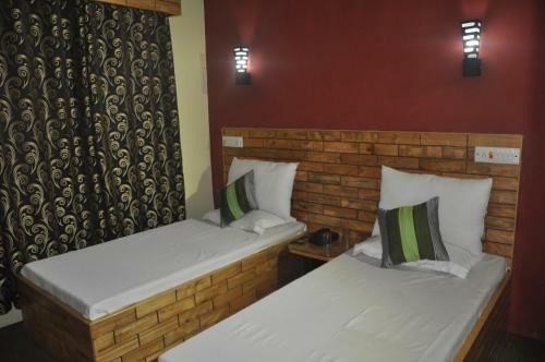 Hotel Kashmir Inn
