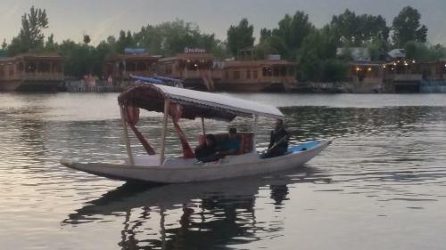 House Boat Young Bombay