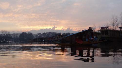 Houseboat Moon Of Kashmir